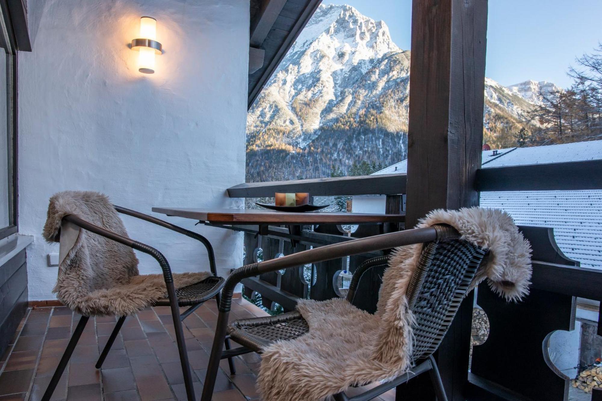 Ferienhaus Zauberberg - Magie Der Alpen - By Loewenherz Mittenwald Exterior photo